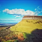 Tully View House *