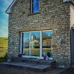 Tully View House