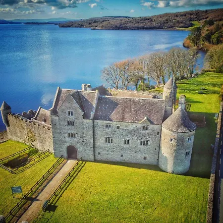 Сasa de vacaciones Tully View House