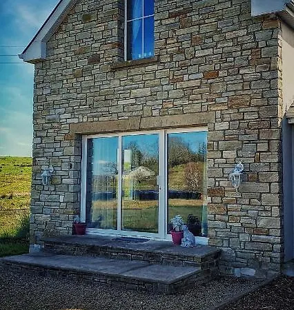 Tully View House