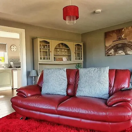 Tully View House