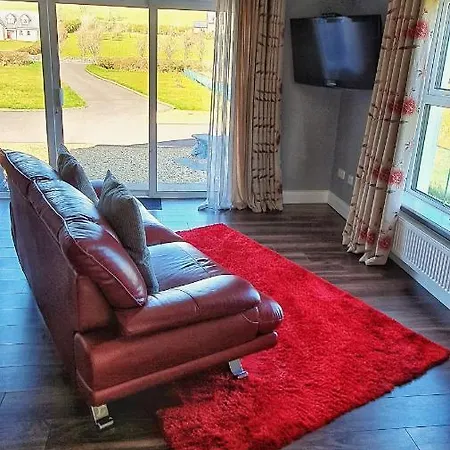 Tully View House *