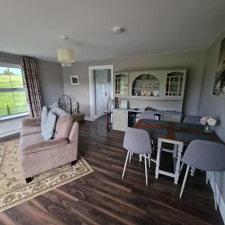Tully View House Semesterbostad